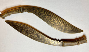 Bronze kukri-shaped knives