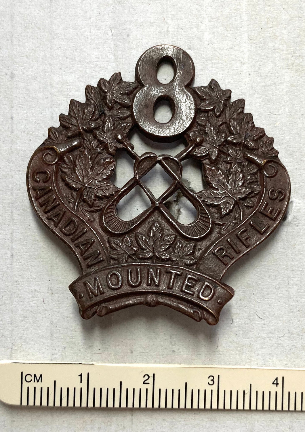 8 Canadian Mounted Rifles cap badge